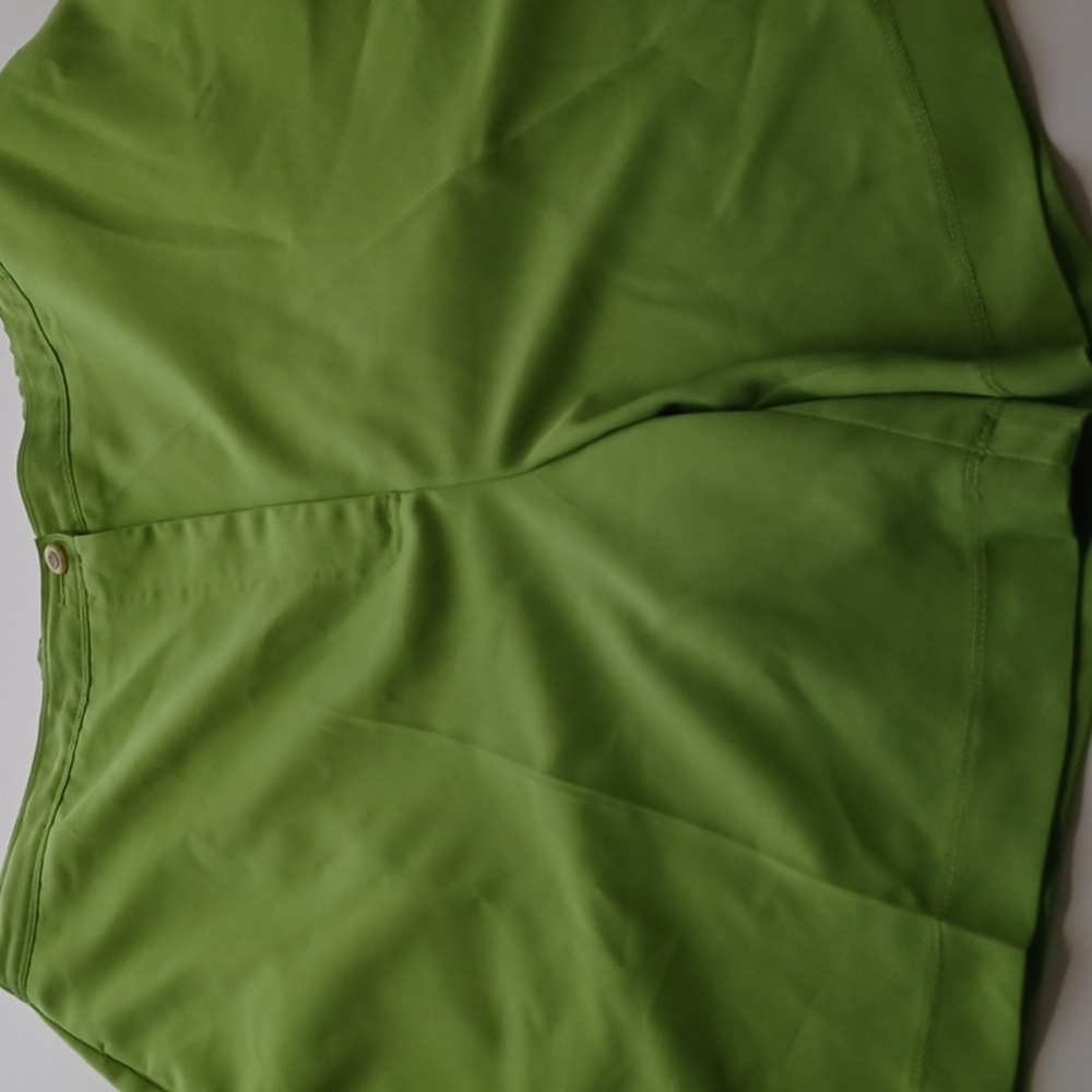 Coral Bay women's golf shorts size 14 neon green pockets